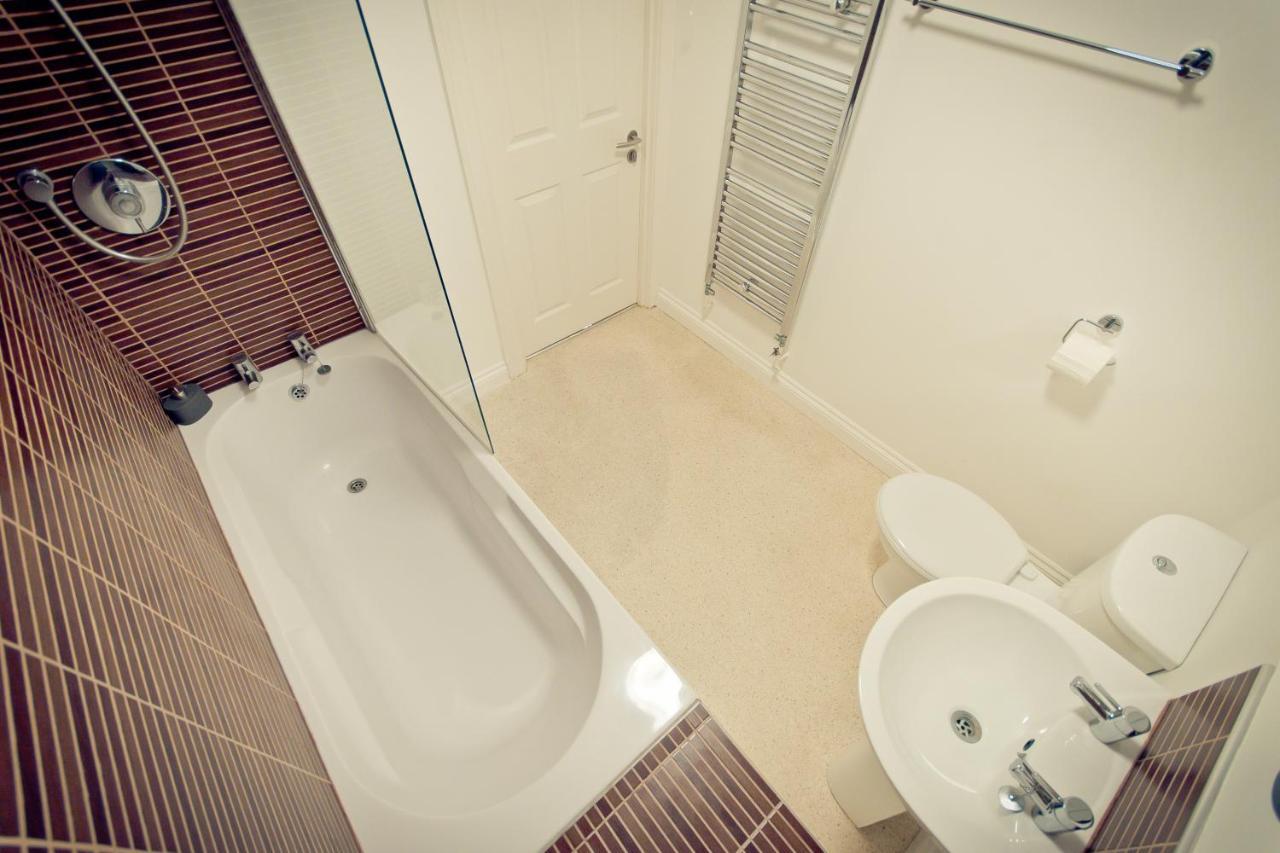 Top View 2 Bedroom Apartments 普里茅斯 外观 照片