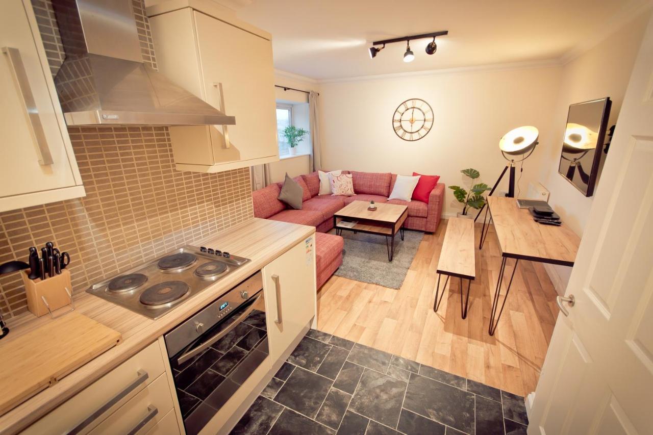 Top View 2 Bedroom Apartments 普里茅斯 外观 照片