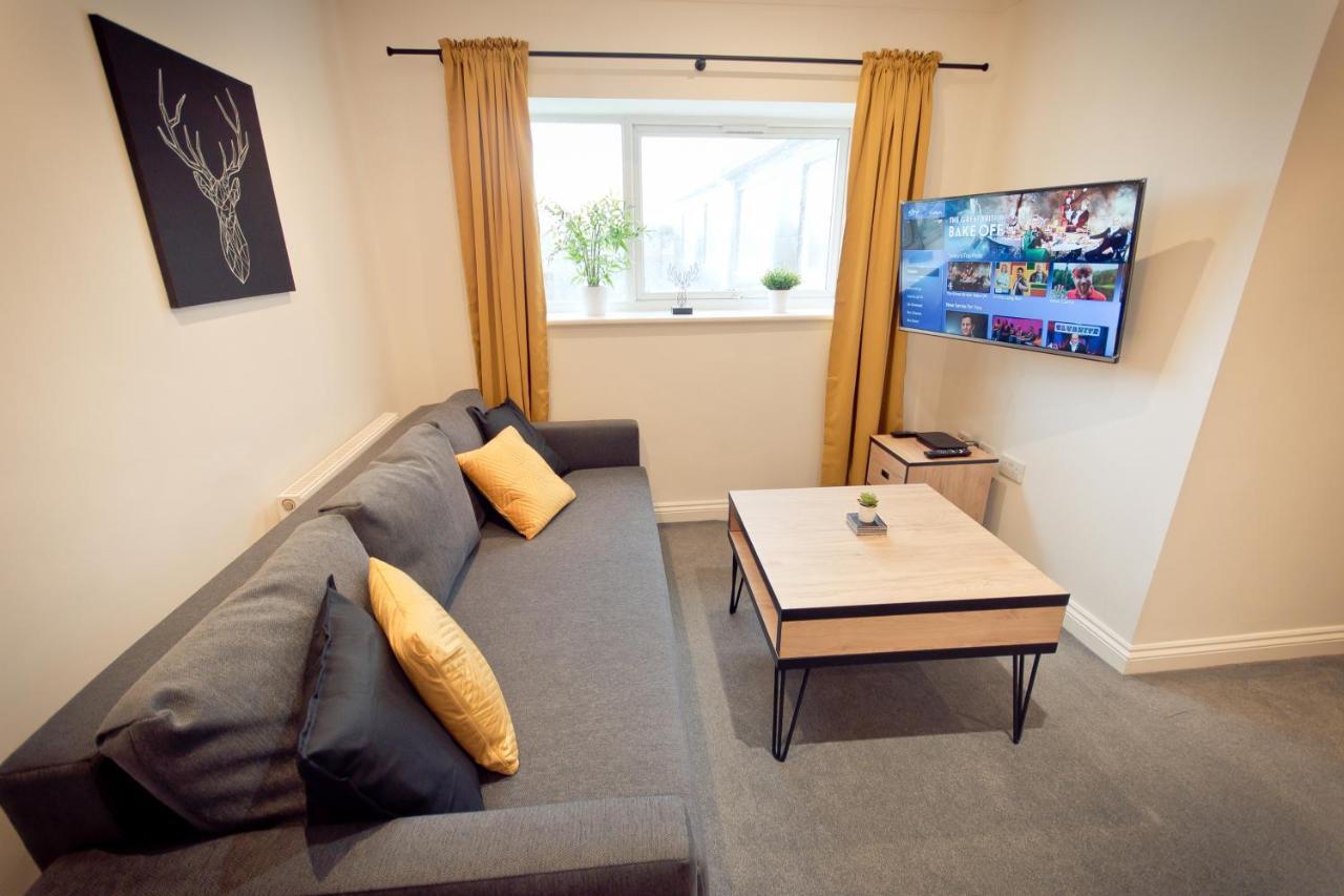 Top View 2 Bedroom Apartments 普里茅斯 外观 照片
