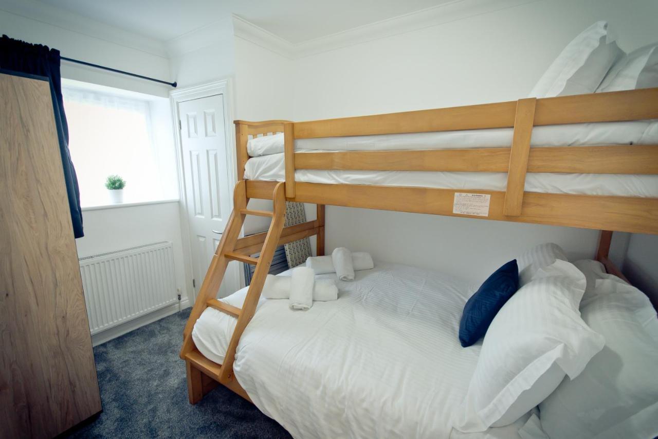 Top View 2 Bedroom Apartments 普里茅斯 外观 照片